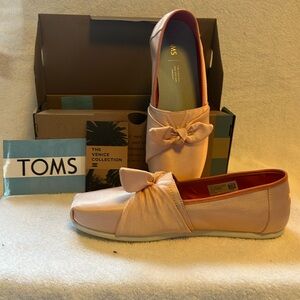 Toms size 7.5 shoes from the Venice Collection